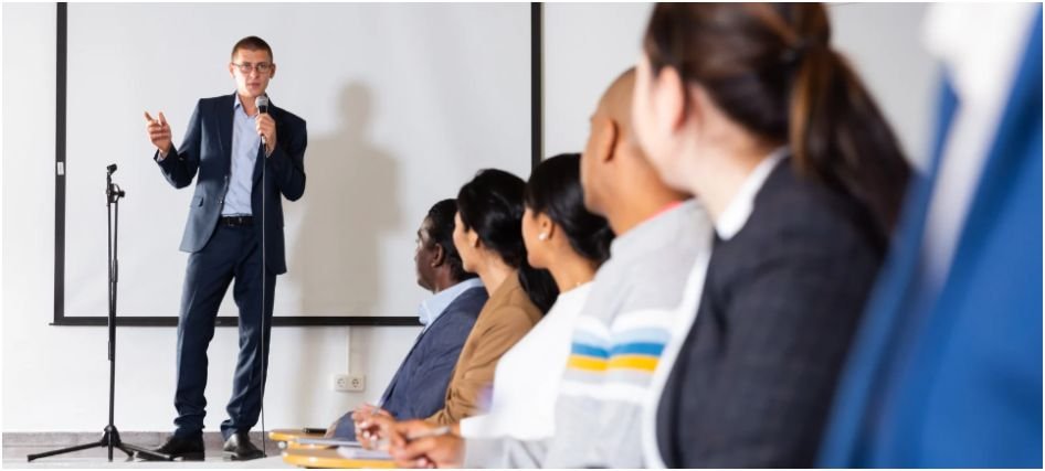 Master the Room: How to Speak With Confidence in High-Stakes Professional Settings